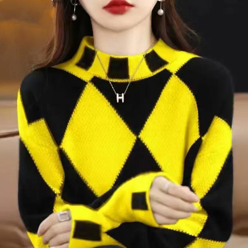 Suéter de cuello alto, camisa de fondo, nueva combinación de colores