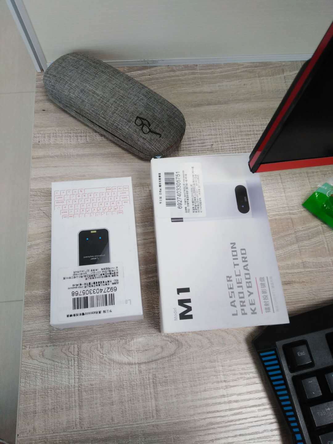 Teclado láser virtual LEING FST con proyector inalámbrico Bluetooth para teléfono, teclado para computadora portátil con función de mouse