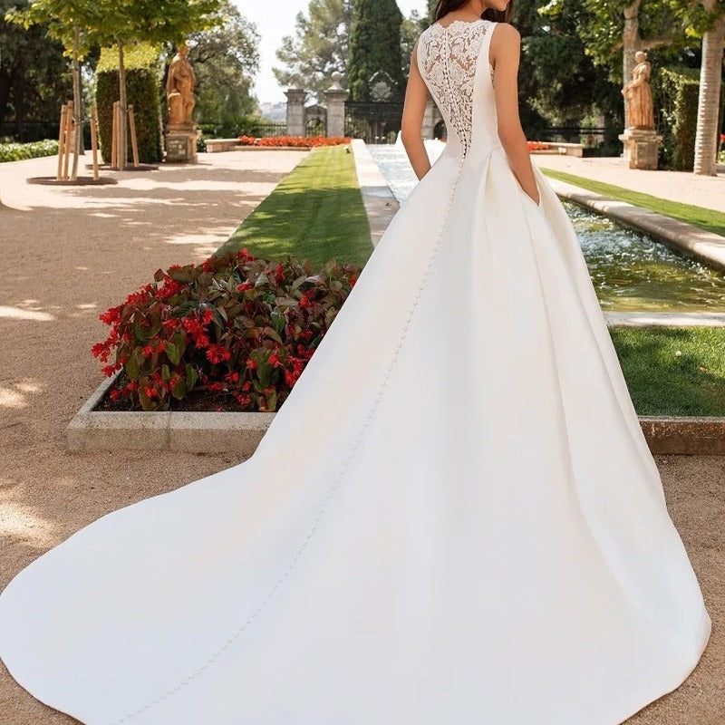 Vestido de novia francés retro con encaje y textura avanzada, de satén, ajustado, sencillo y elegante.