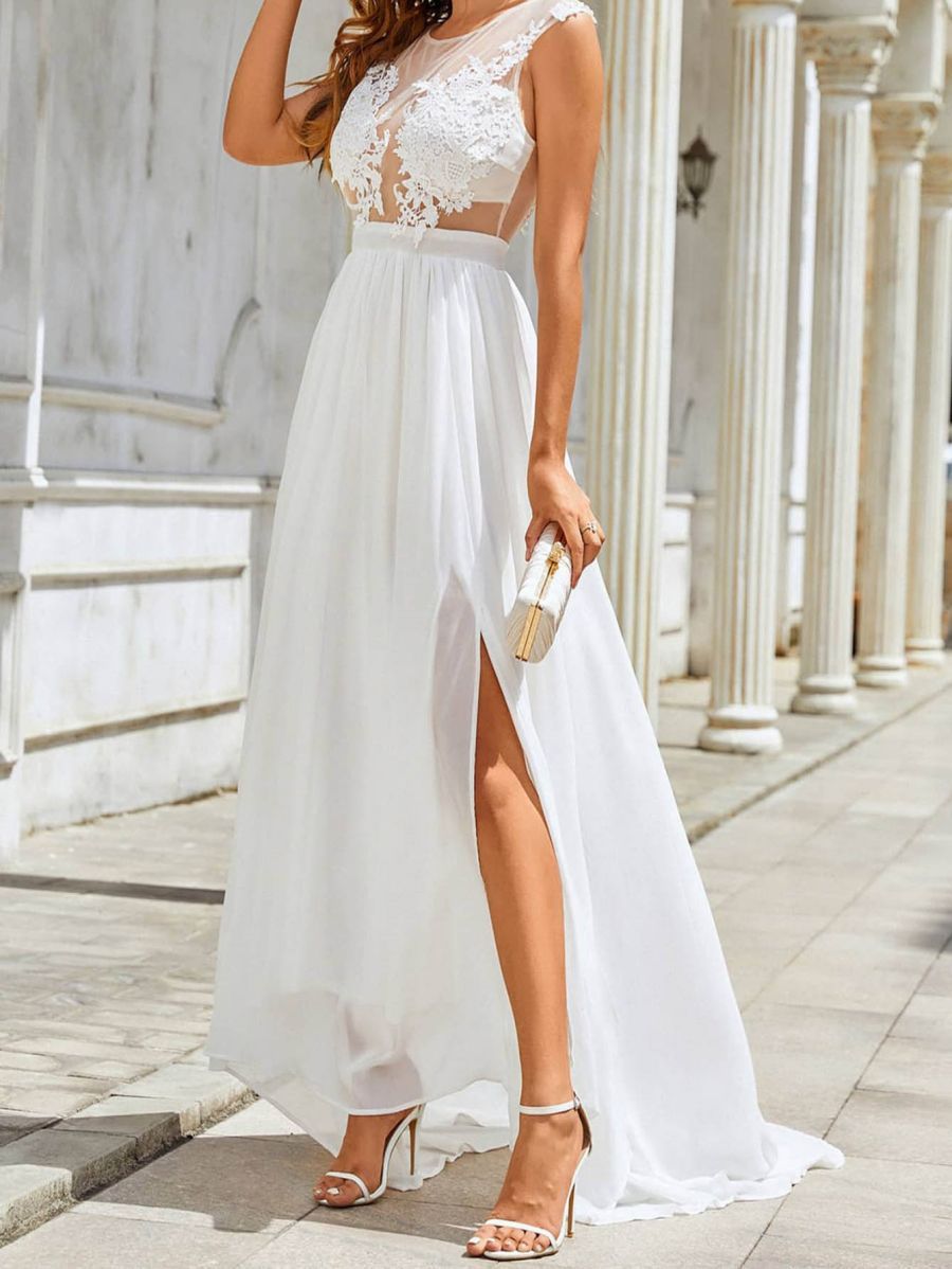 Vestido de novia de gasa con encaje y cola grande