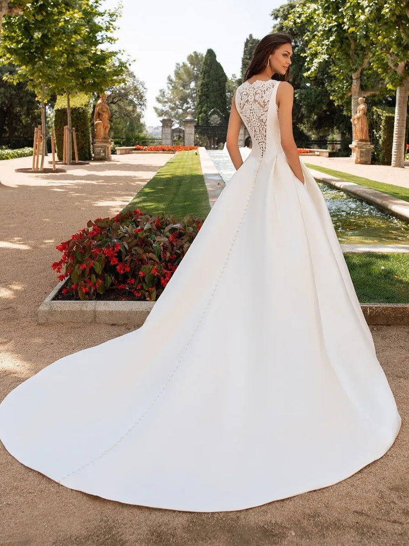 Vestido de novia francés retro con encaje y textura avanzada, de satén, ajustado, sencillo y elegante.