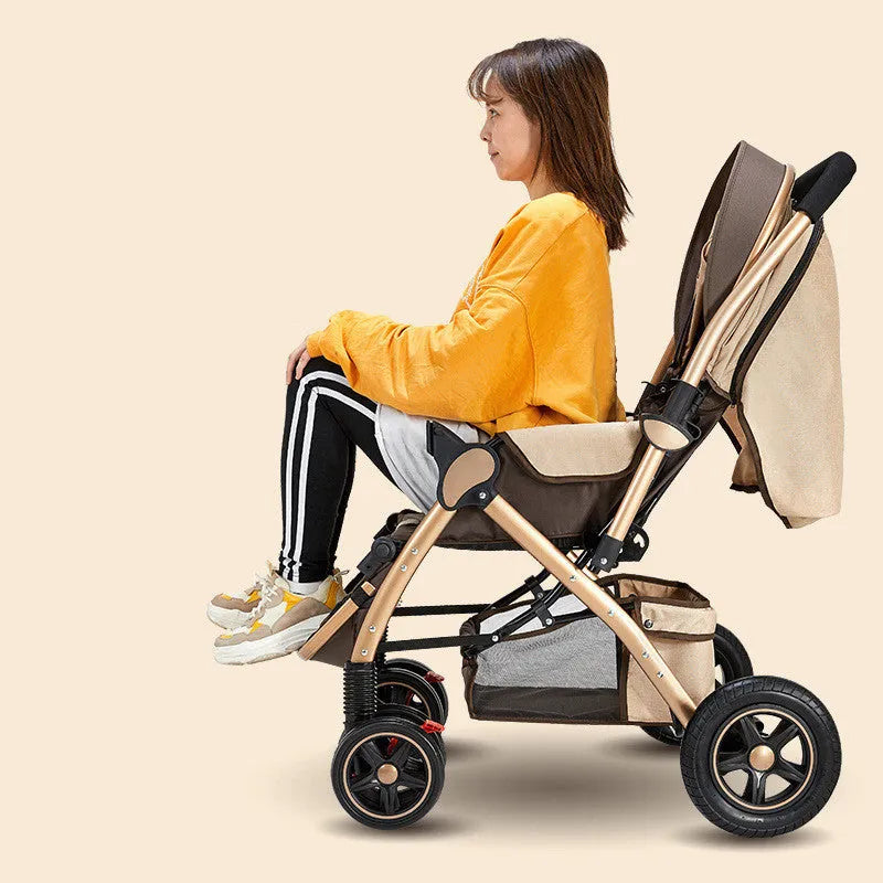 Les poussettes de bébé sont légères et faciles à plier