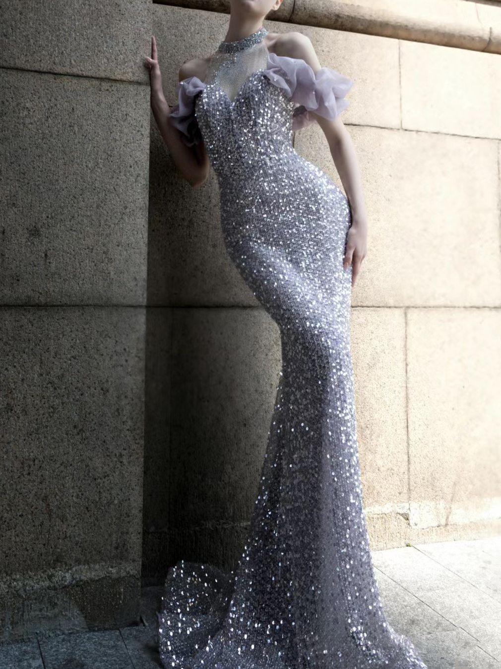 Vestido estilo halter con cuentas y diseño de cielo estrellado para la reunión anual de Purple Host, modelo de pasarela con cola de pez