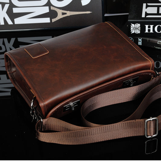 The original Crazy Horse male bag wholesale Mens retro single shoulder bag double twist lock bag design trends - Enfance-Heureuse