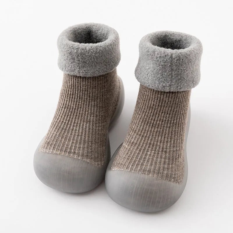 Chaussettes et chaussures chaudes de neige d'intérieur - Enfance-Heureuse